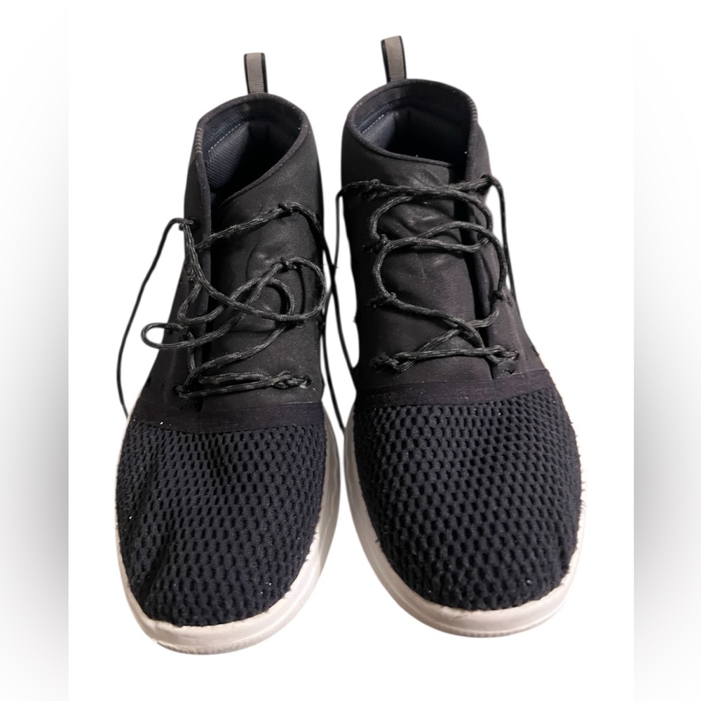 Under armorMen's Black Knit Athletic Sneakers size 10